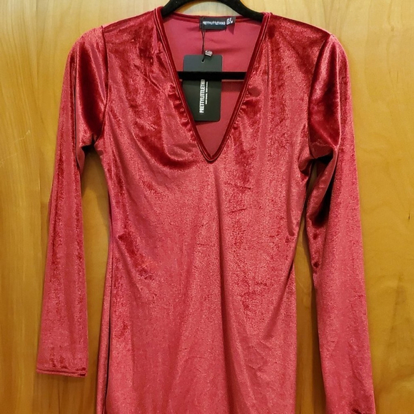 NWT Prettylittlething Red Velvet Bodycon Mini Dress  4 - Picture 3 of 7